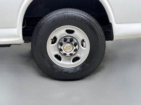 Used 2024 Chevrolet Express 3500 LT w/ LT Preferred Equipment Group RWD image 31