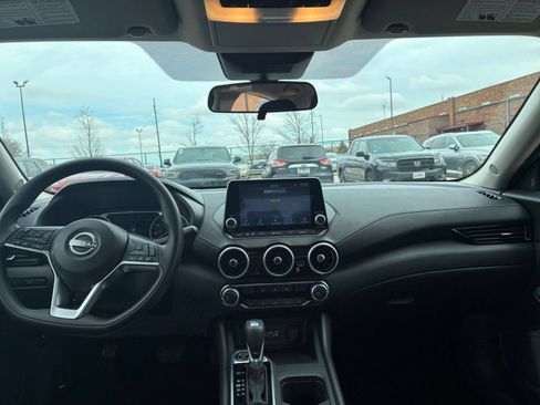 Used 2025 Nissan Sentra SV FWD image 31