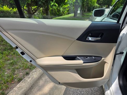 Used 2017 Honda Accord Touring image 30