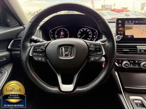 Used 2018 Honda Accord Touring image 18