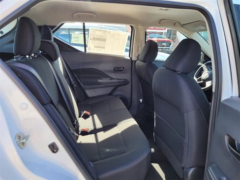New 2025 Nissan Kicks Play S image 10