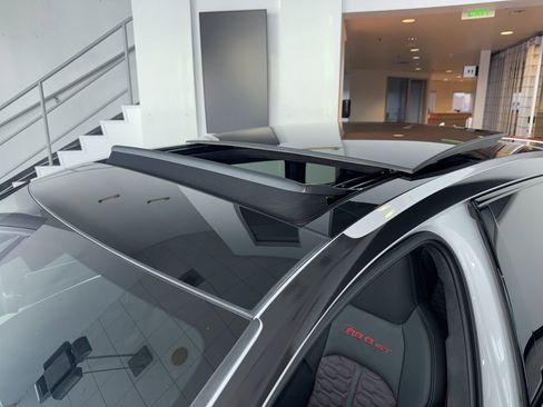 Used 2025 Audi RS 6 performance image 36