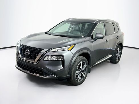 Used 2023 Nissan Rogue SL FWD image 3