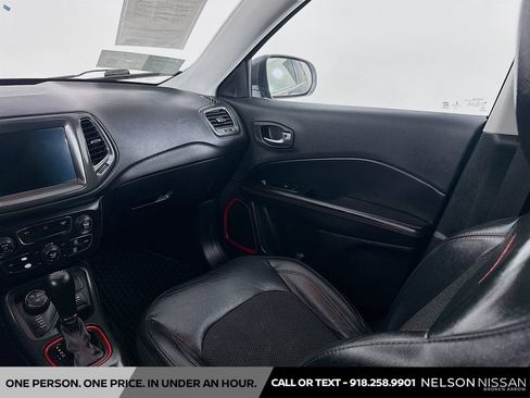 Used 2019 Jeep Compass Trailhawk AWD/4WD image 21