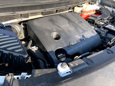 Used 2019 Chevrolet Traverse LT FWD image 32