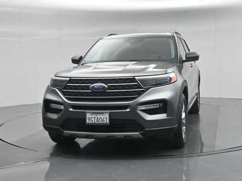 Certified 2023 Ford Explorer XLT w/ Equipment Group 202A RWD image 61
