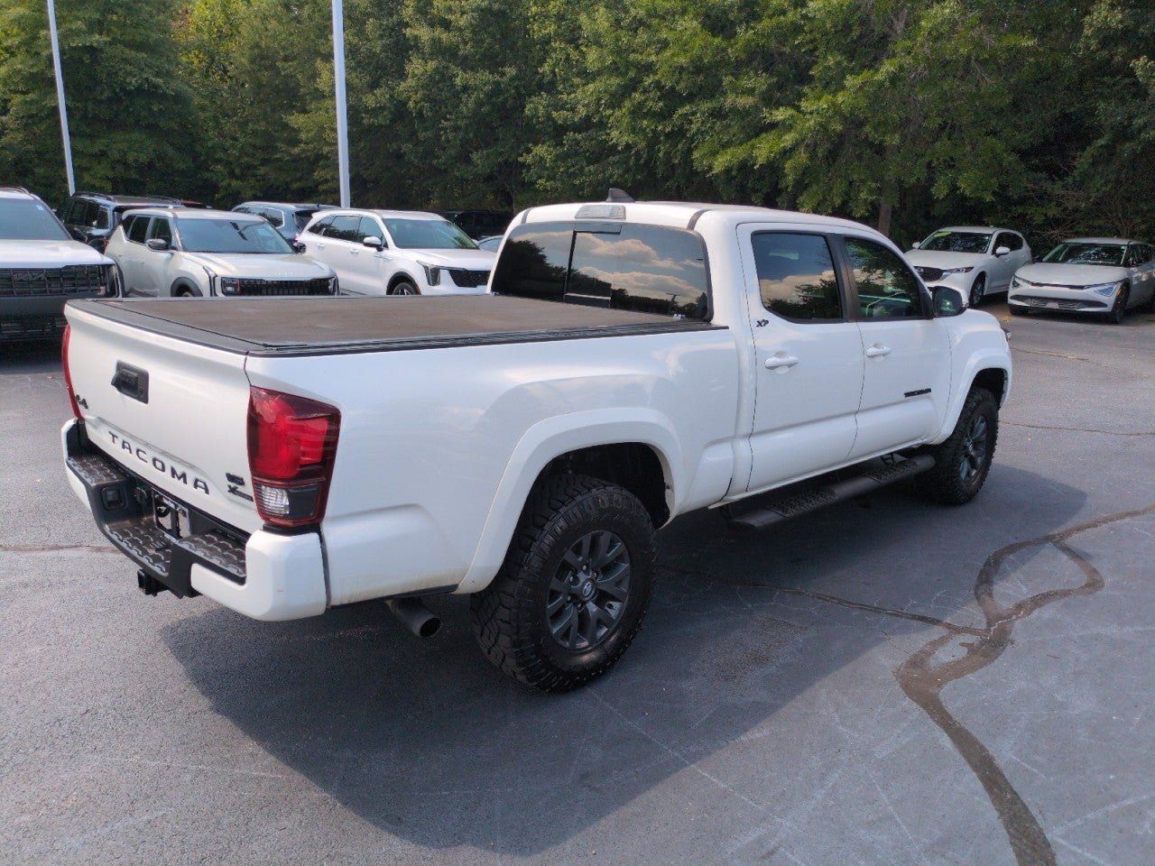 Used 2023 Toyota Tacoma SR5 w/ Technology Package AWD/4WD image 7