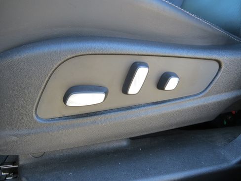 Certified 2022 Cadillac XT5 Premium Luxury w/ LPO, Floor Liner Package image 15