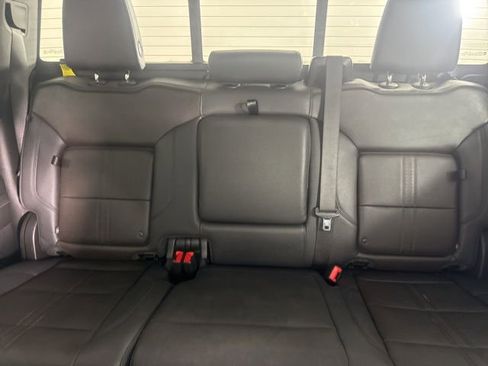 Used 2024 Chevrolet Silverado 1500 High Country image 39