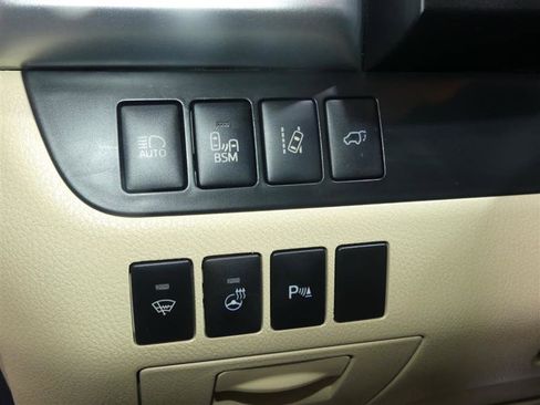 Used 2015 Toyota Highlander Limited Platinum image 29