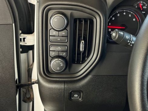 Certified 2025 Chevrolet Silverado 2500 Custom w/ Z71 Off-Road Package image 17