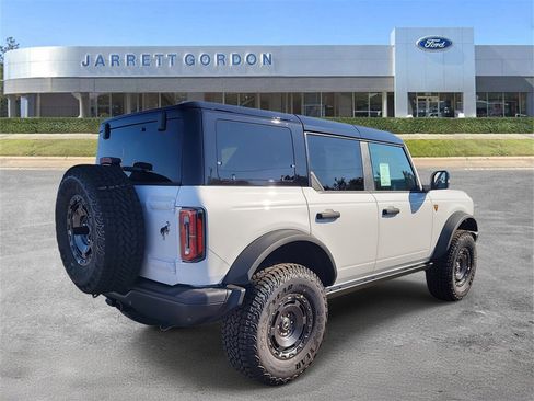 New 2025 Ford Bronco Badlands image 4