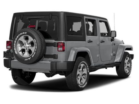 Used 2018 Jeep Wrangler Unlimited Sahara AWD/4WD image 2