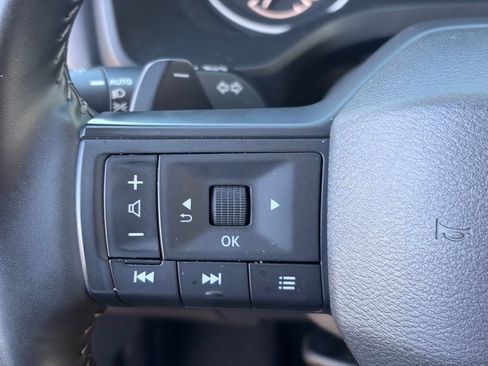 Certified 2025 Nissan Rogue SV FWD image 28