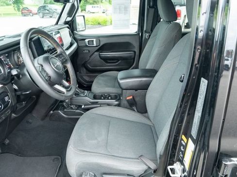 Used 2024 Jeep Wrangler Unlimited Sport AWD/4WD image 18