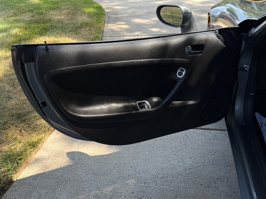 Used 2007 Pontiac Solstice Convertible w/ Premium Package RWD image 33
