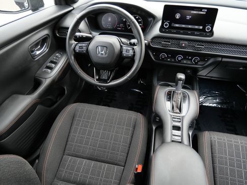 Used 2024 Honda HR-V Sport image 9