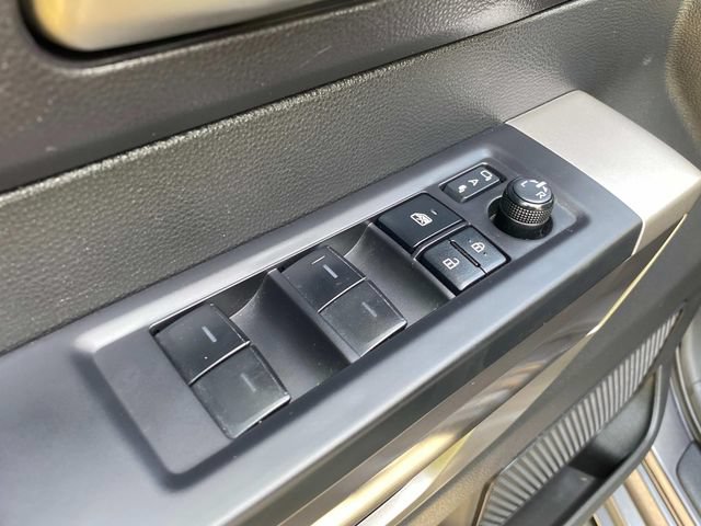 Used 2022 Toyota Tundra SR5 w/ SR5 Premium Package RWD image 13