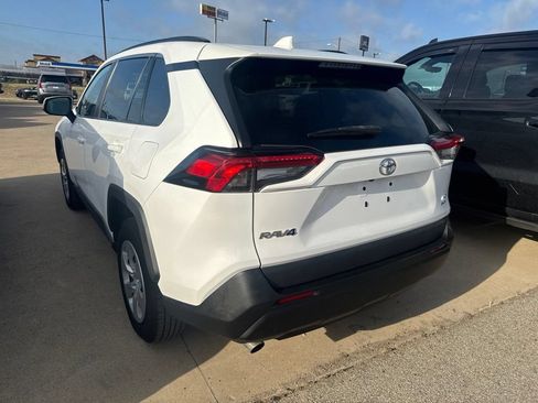 Used 2021 Toyota RAV4 LE AWD/4WD image 6