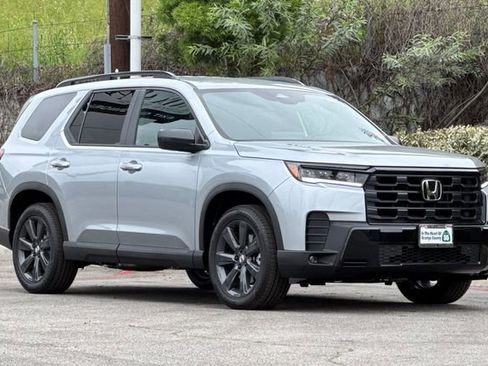 New 2026 Honda Pilot Sport image 2