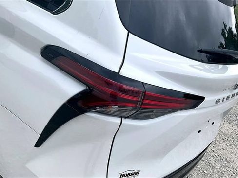 Used 2022 Toyota Sienna Limited AWD/4WD image 29