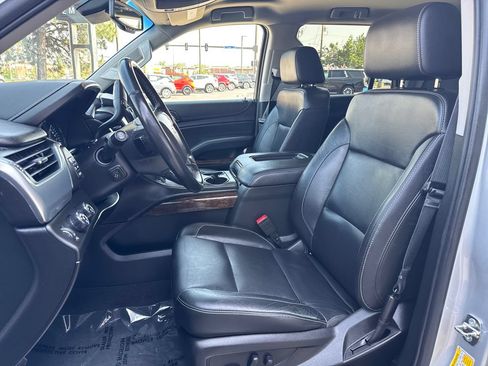 Used 2019 Chevrolet Tahoe LT w/ Luxury Package AWD/4WD image 9