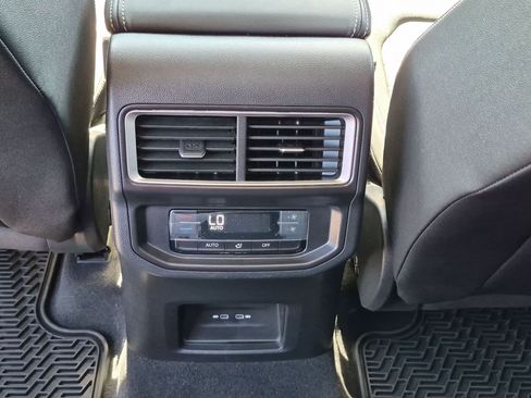 Used 2026 Volkswagen Atlas SE AWD/4WD image 31