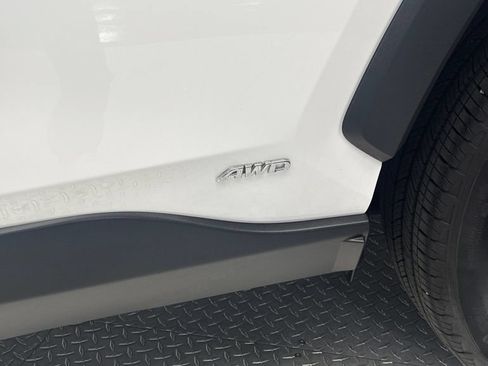 Used 2024 Toyota RAV4 XLE AWD/4WD image 6