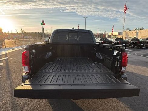 Certified 2023 Toyota Tacoma SR image 5
