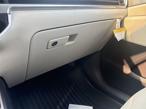 New 2025 Kia Sorento S image 44