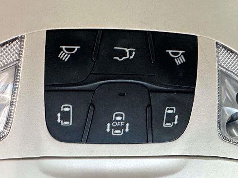Certified 2021 Chrysler Pacifica Touring-L FWD image 33