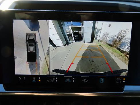 Used 2025 Chevrolet Silverado 2500 LT w/ Safety Package image 29