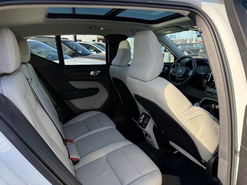 Used 2023 Volvo XC40 B5 Ultimate w/ Protection Package Premier image 11