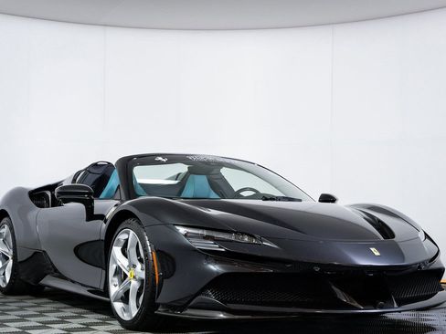 Used 2025 Ferrari SF90 Spider image 6