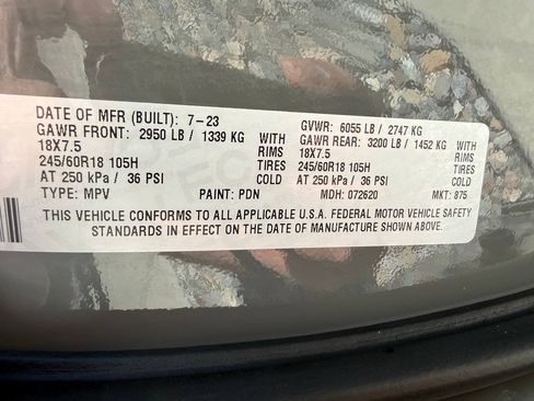 Used 2023 Chrysler Pacifica Limited FWD image 47