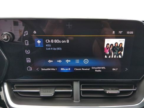 Used 2024 Chevrolet Trax RS w/ Sunroof Package FWD image 20