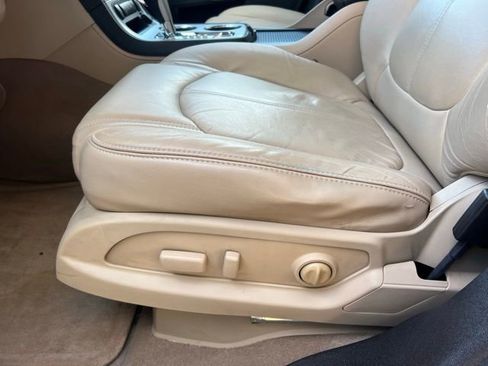 Used 2010 GMC Acadia SLT FWD image 8