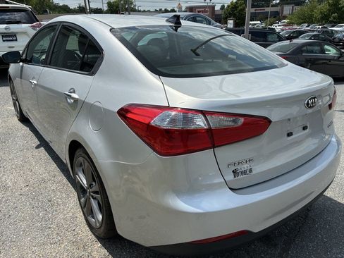 Used 2015 Kia Forte EX w/ Premium Package FWD image 4