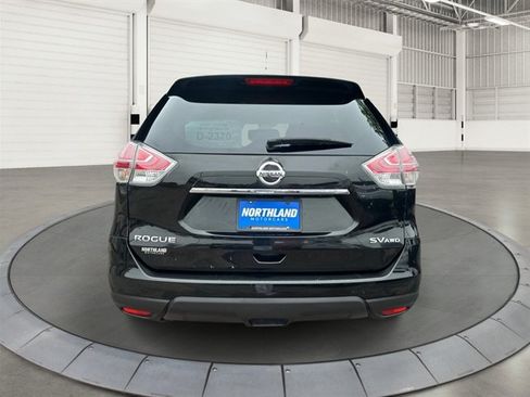 Used 2016 Nissan Rogue SV AWD/4WD image 3