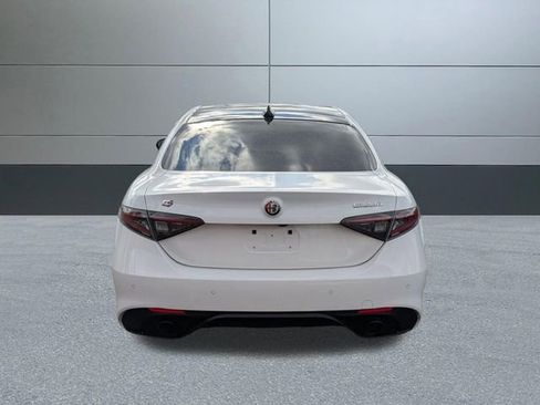 Used 2025 Alfa Romeo Giulia AWD image 5