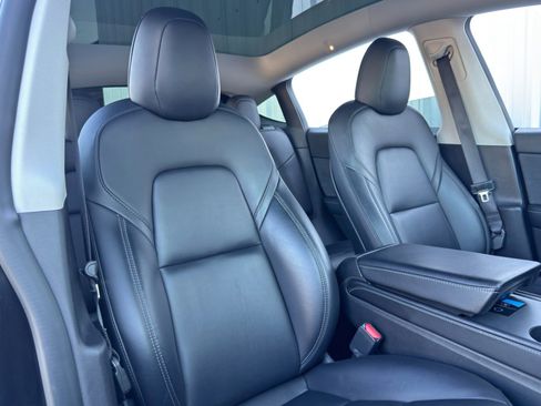 Used 2021 Tesla Model Y Performance image 38