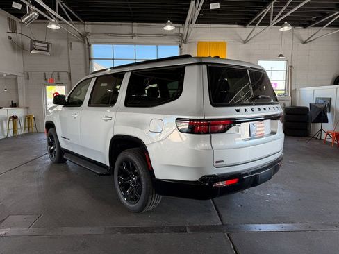 New 2025 Jeep Wagoneer Series II image 12