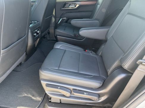 Used 2025 GMC Yukon Denali image 17