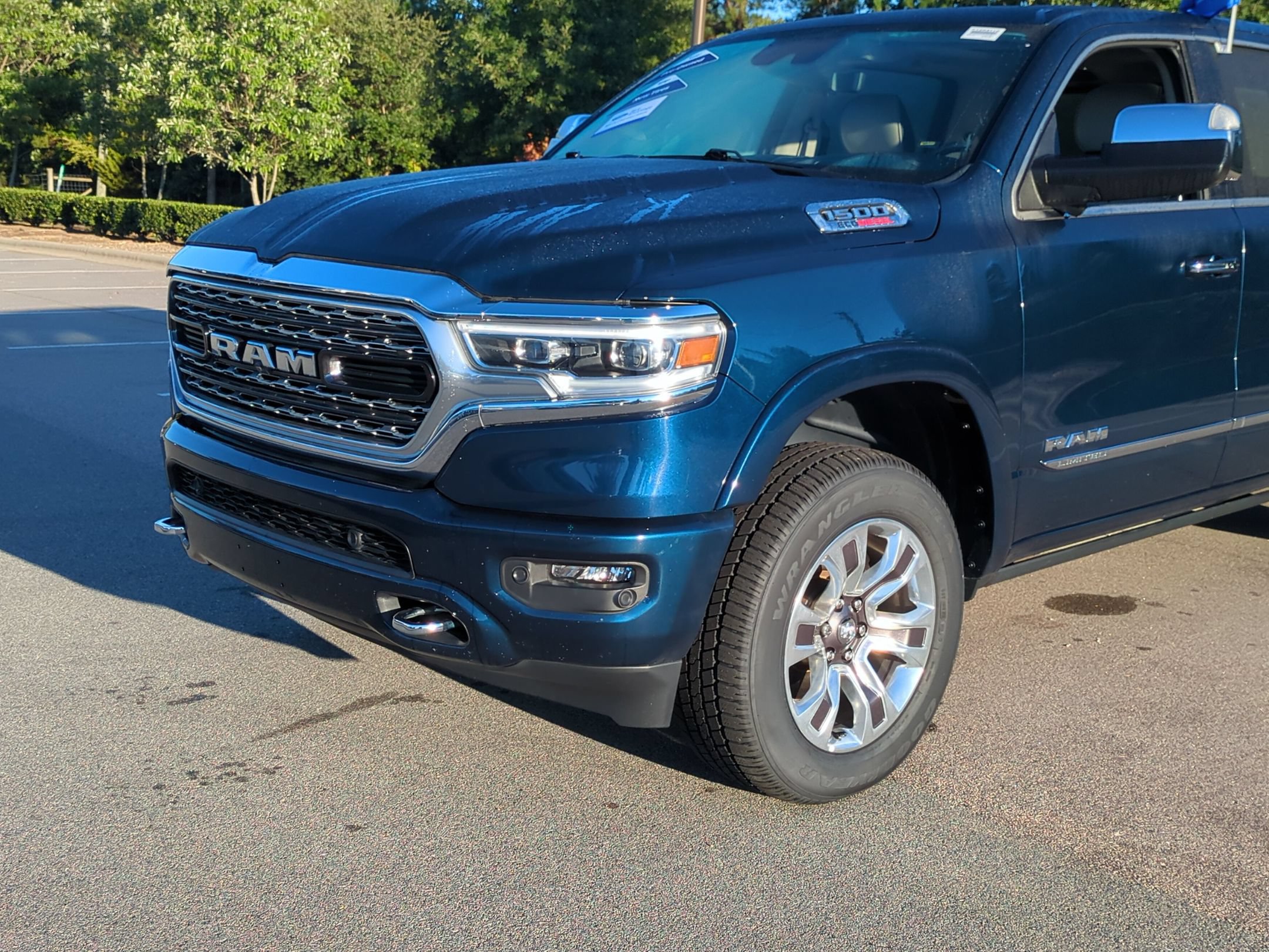 Used 2022 RAM 1500 Limited AWD/4WD image 9