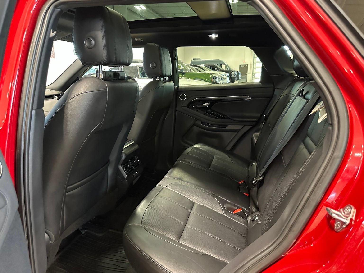 Used 2020 Land Rover Range Rover Evoque SE AWD/4WD image 34