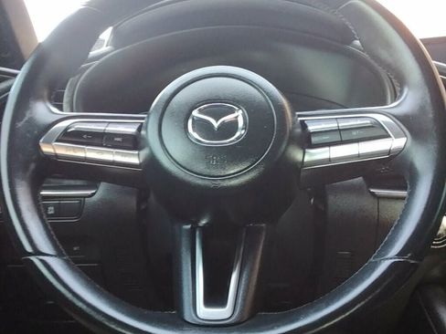 Used 2019 MAZDA MAZDA3 Hatchback w/ Preferred Package FWD image 13