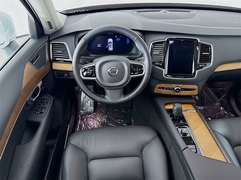Certified 2025 Volvo XC90 B6 Plus w/ Protection Package Premier image 23