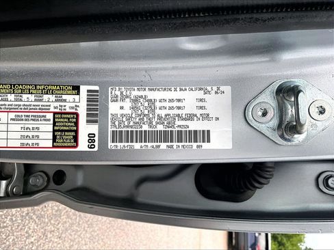 Certified 2024 Toyota Tacoma TRD Off-Road AWD/4WD image 9