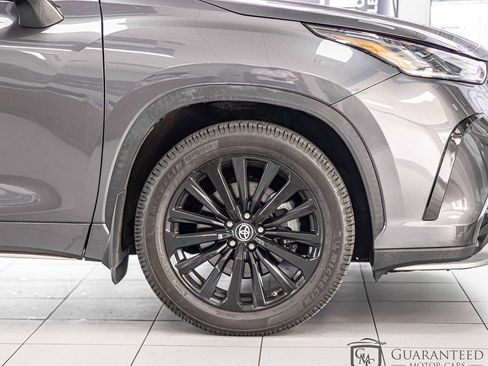 Used 2021 Toyota Highlander XSE image 11