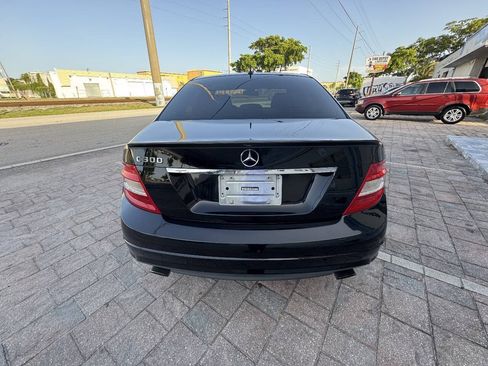 Used 2009 Mercedes-Benz C 300 Sedan image 9